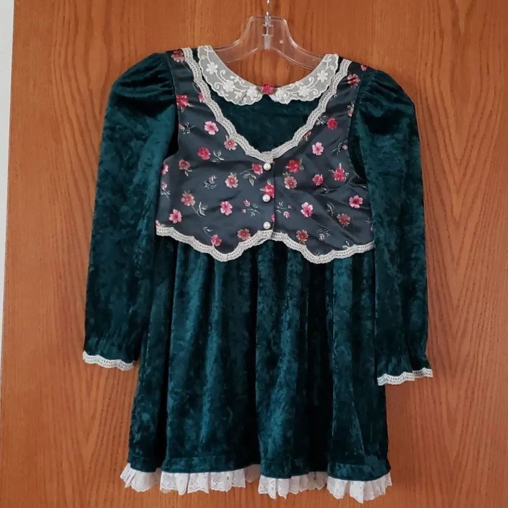 Beautiful Vintage Green Velvet Christmas Dress Sz 4